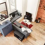 Appartamento є світло в квартирі Two-room On Lanzheronovskaya