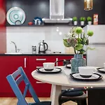 Appartamento є світло в квартирі Two-room On Lanzheronovskaya