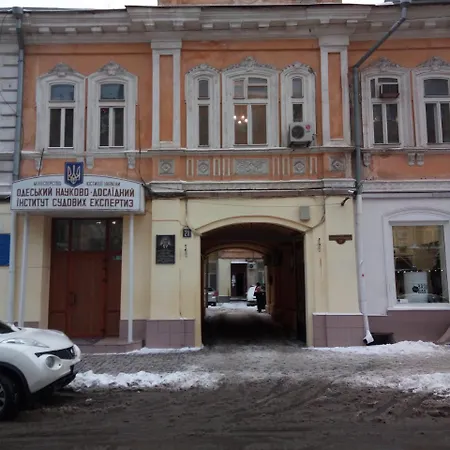 є світло в квартирі Two-room On Lanzheronovskaya *