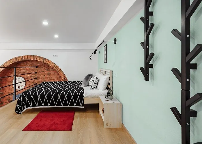 公寓 є світло в квартирі Two-room On Lanzheronovskaya *