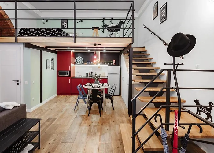 є світло в квартирі Two-room On Lanzheronovskaya 公寓