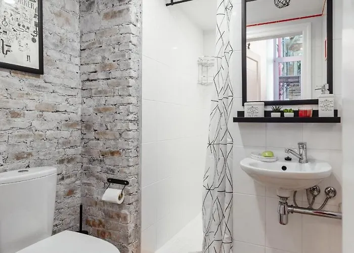 є світло в квартирі Two-room On Lanzheronovskaya *